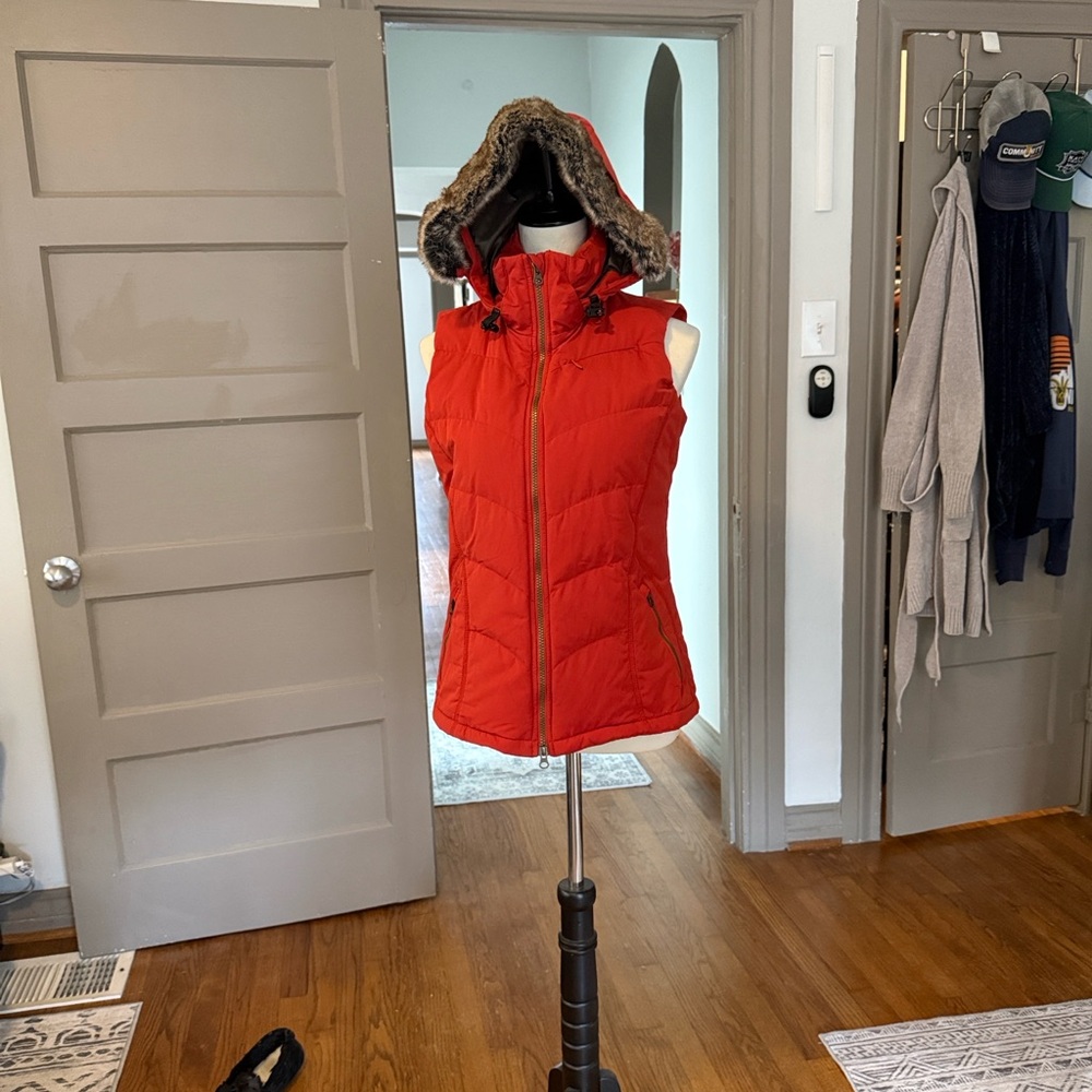 Athleta Puffer Vest